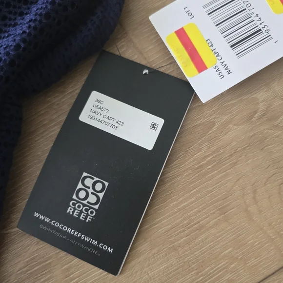 Coco Reef Swim Sultry Bra Sized Underwire One Piece Swimsuit Oceanside Textures - Picture 4 of 14